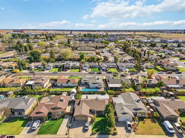 $395,000 | 873 West Euclid Avenue, Clovis, CA 93612