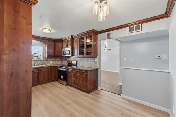 $395,000 | 873 West Euclid Avenue, Clovis, CA 93612