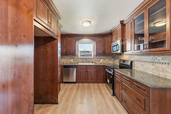 $395,000 | 873 West Euclid Avenue, Clovis, CA 93612