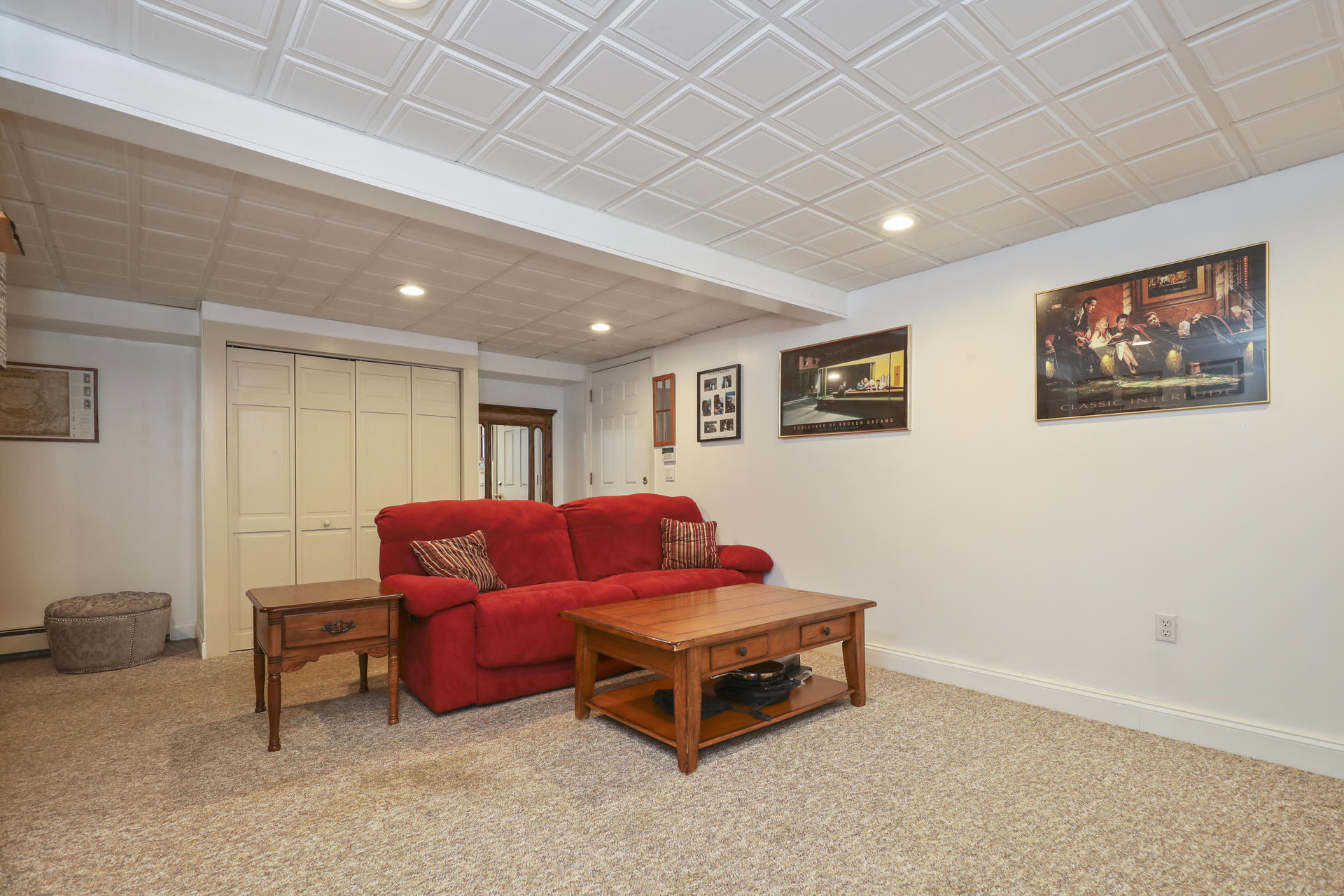 1356 Old Post Road Marstons Mills, MA 02648 - Photo 36 of 53 a living room with furniture