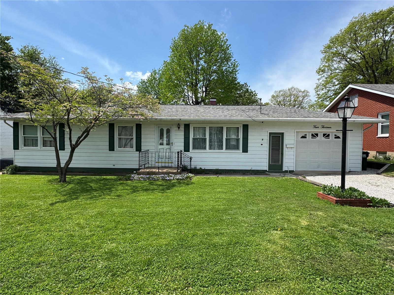 413 Monroe Street Waterloo, IL 62298 - Photo 1 of 23