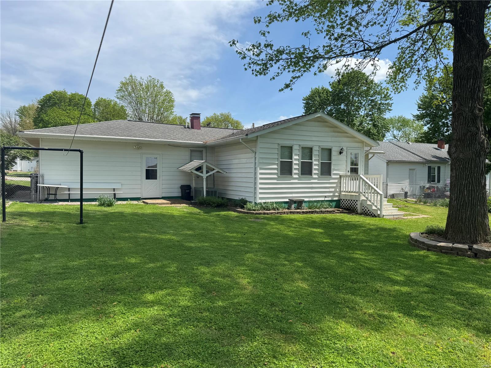 413 Monroe Street Waterloo, IL 62298 - Photo 5 of 23