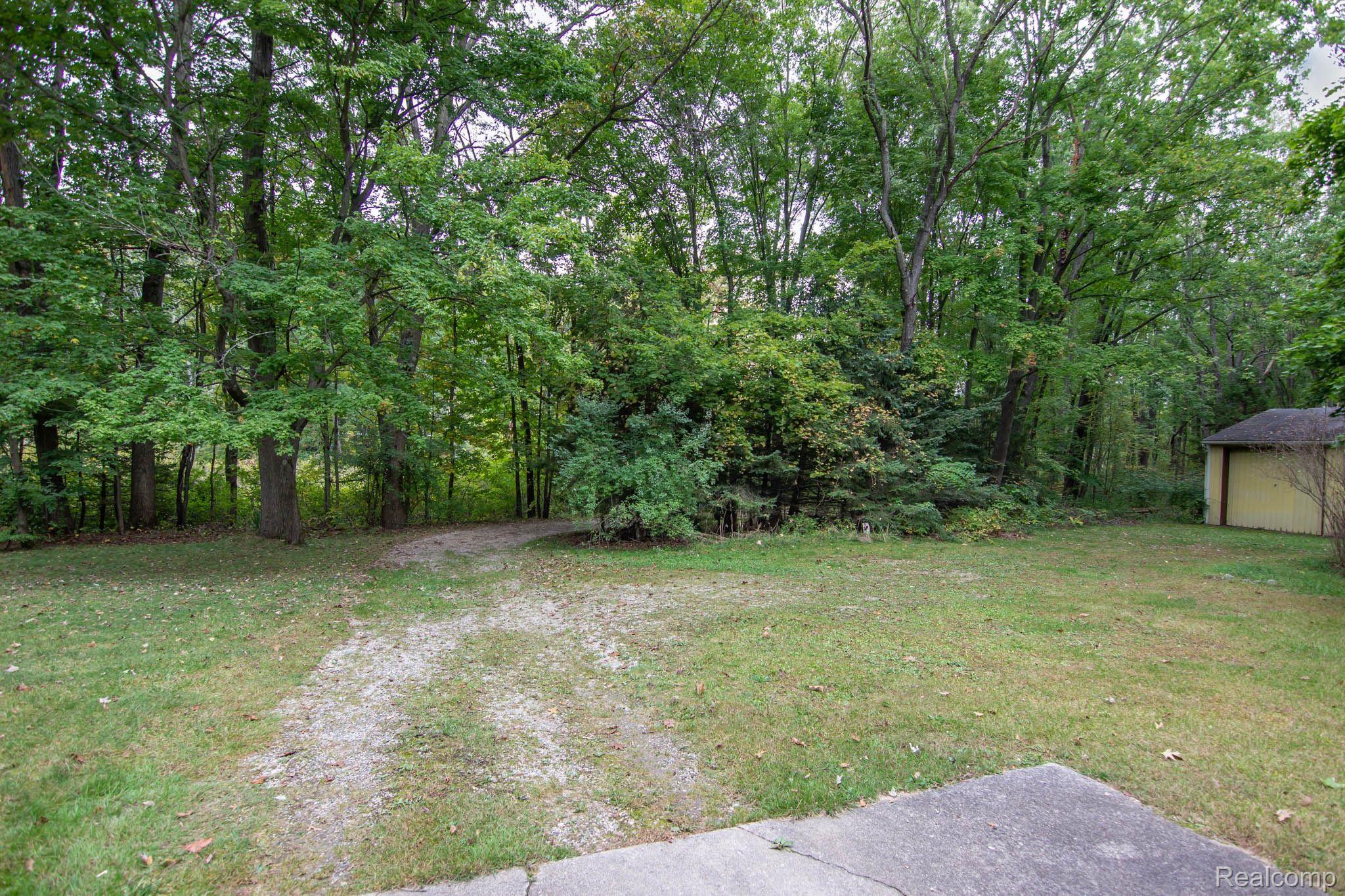 7534 Golf Club Road Howell, MI 48843 - Photo 24 of 25 Gallery Image 24