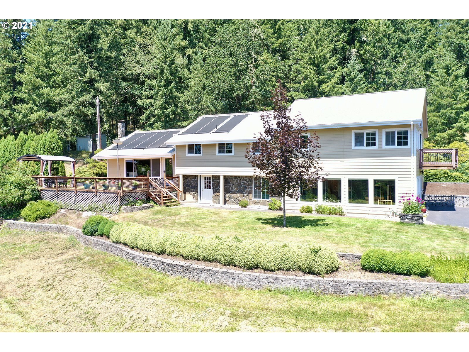 85155 Peaceful Valley Road Eugene, OR 97405 - Photo 1 of 32 Gallery Image 1
