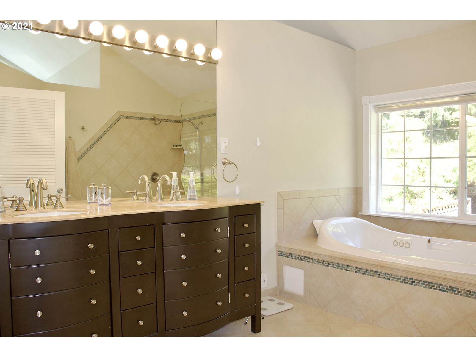 85155 Peaceful Valley Road Eugene, OR 97405 - Photo 14 of 32 Gallery Image 14