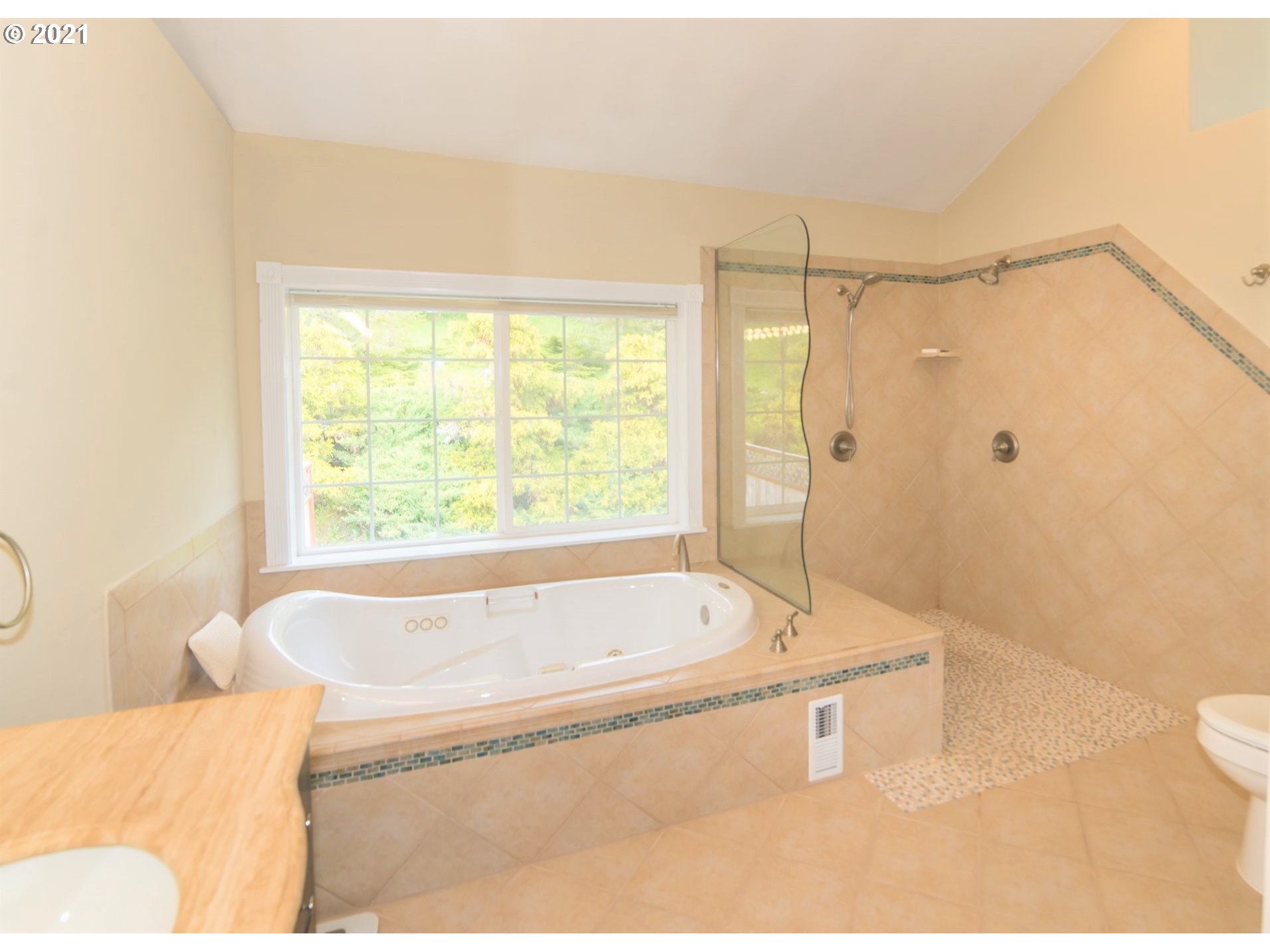 85155 Peaceful Valley Road Eugene, OR 97405 - Photo 15 of 32 Gallery Image 15