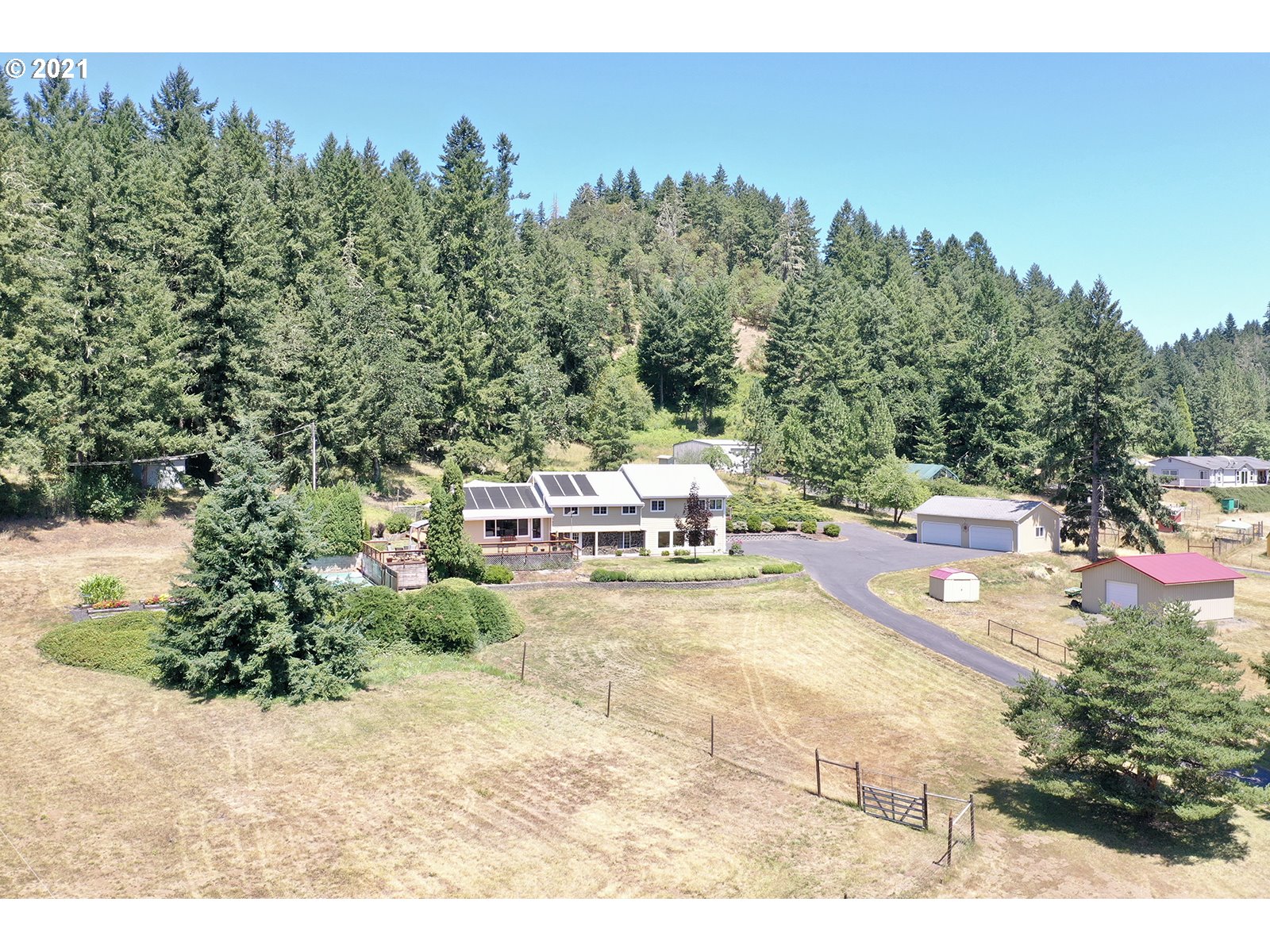 85155 Peaceful Valley Road Eugene, OR 97405 - Photo 3 of 32 Gallery Image 3