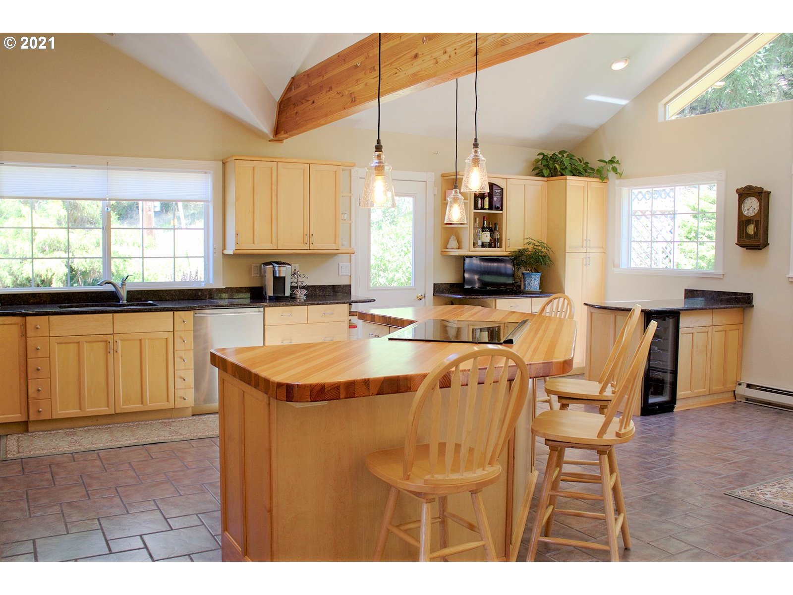 85155 Peaceful Valley Road Eugene, OR 97405 - Photo 7 of 32 Gallery Image 7