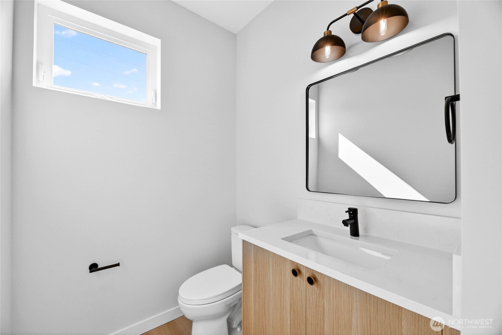 4144 44th Avenue Southwest Seattle, WA 98116 - Photo 14 of 35