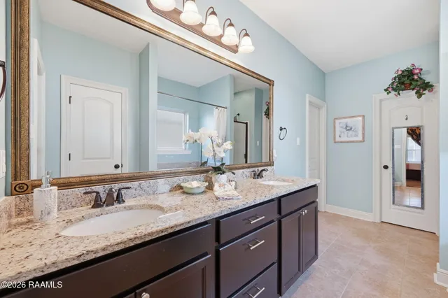 $275,000 | 124 Raven Cliff Lane, Broussard, LA 70518