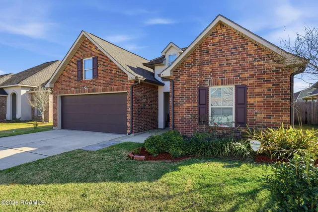 $275,000 | 124 Raven Cliff Lane, Broussard, LA 70518