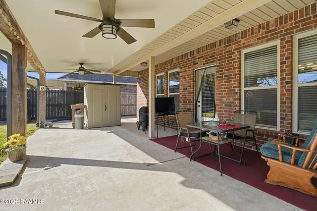 $275,000 | 124 Raven Cliff Lane, Broussard, LA 70518