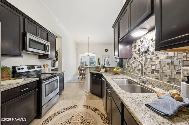 $275,000 | 124 Raven Cliff Lane, Broussard, LA 70518