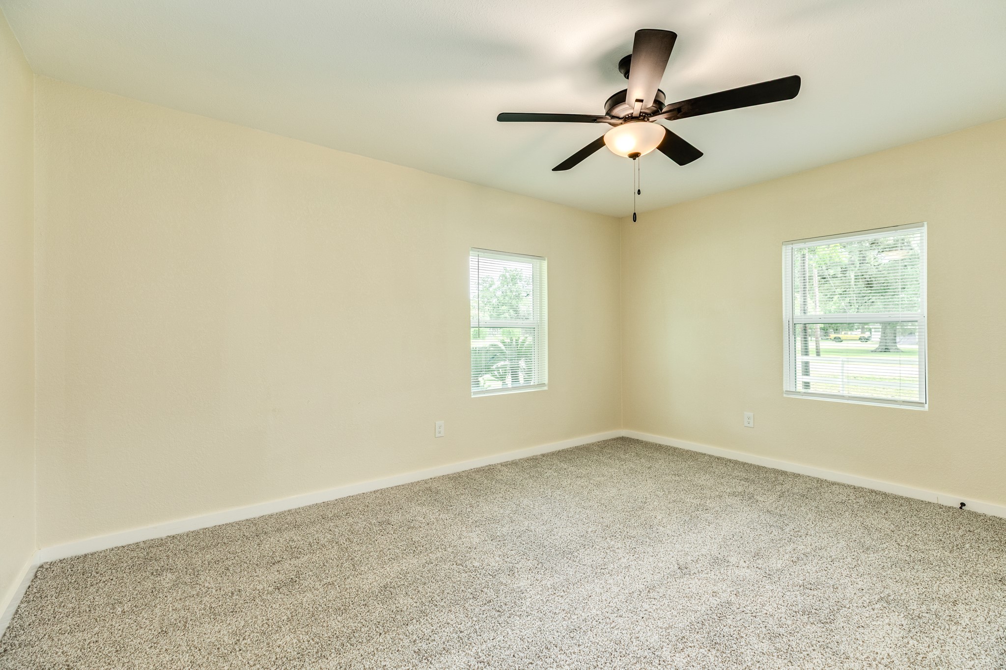207 Stockman Street Sweeny, TX 77480 - Photo 20 of 22 a view of room with window and ceiling fan