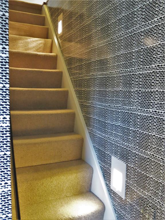 970 Segar Road Mt. Lebanon, PA 15243 - Photo 17 of 20 Back staircase