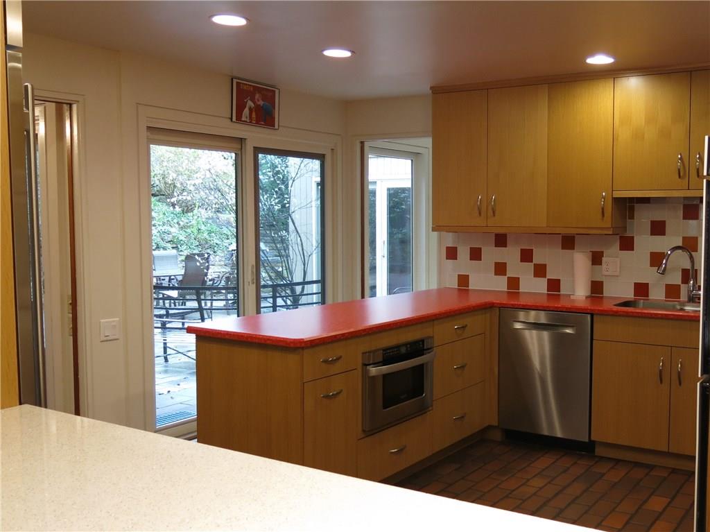 970 Segar Road Mt. Lebanon, PA 15243 - Photo 8 of 20 Kitchen with view of back patio taken from breakfast bar area