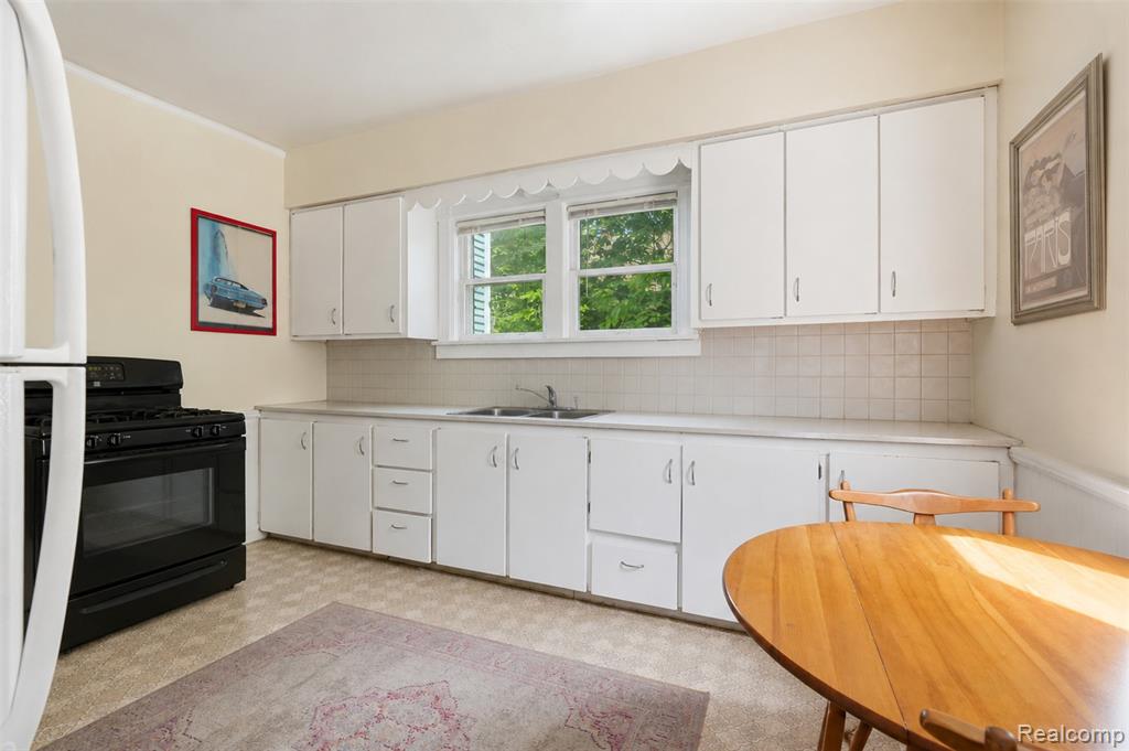 612 Spring Street Ann Arbor, MI 48103 - Photo 9 of 26