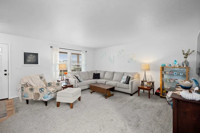 $450,000 | 18224 Selkirk Estates Road, Greenacres, WA 99016