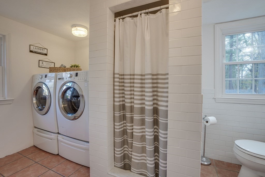 31 Martin Road Reading, MA 01867 - Photo 13 of 28 Gallery Image 13