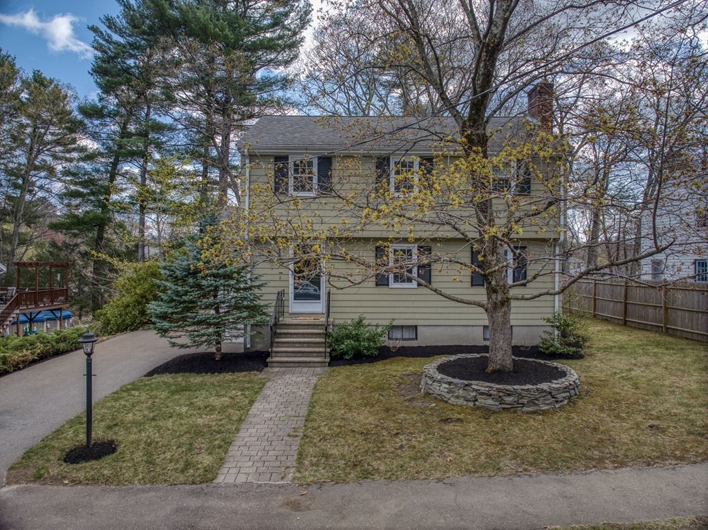 31 Martin Road Reading, MA 01867 - Photo 2 of 28 Gallery Image 2