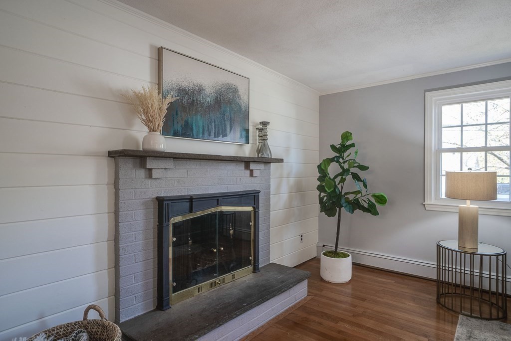31 Martin Road Reading, MA 01867 - Photo 9 of 28 Gallery Image 9