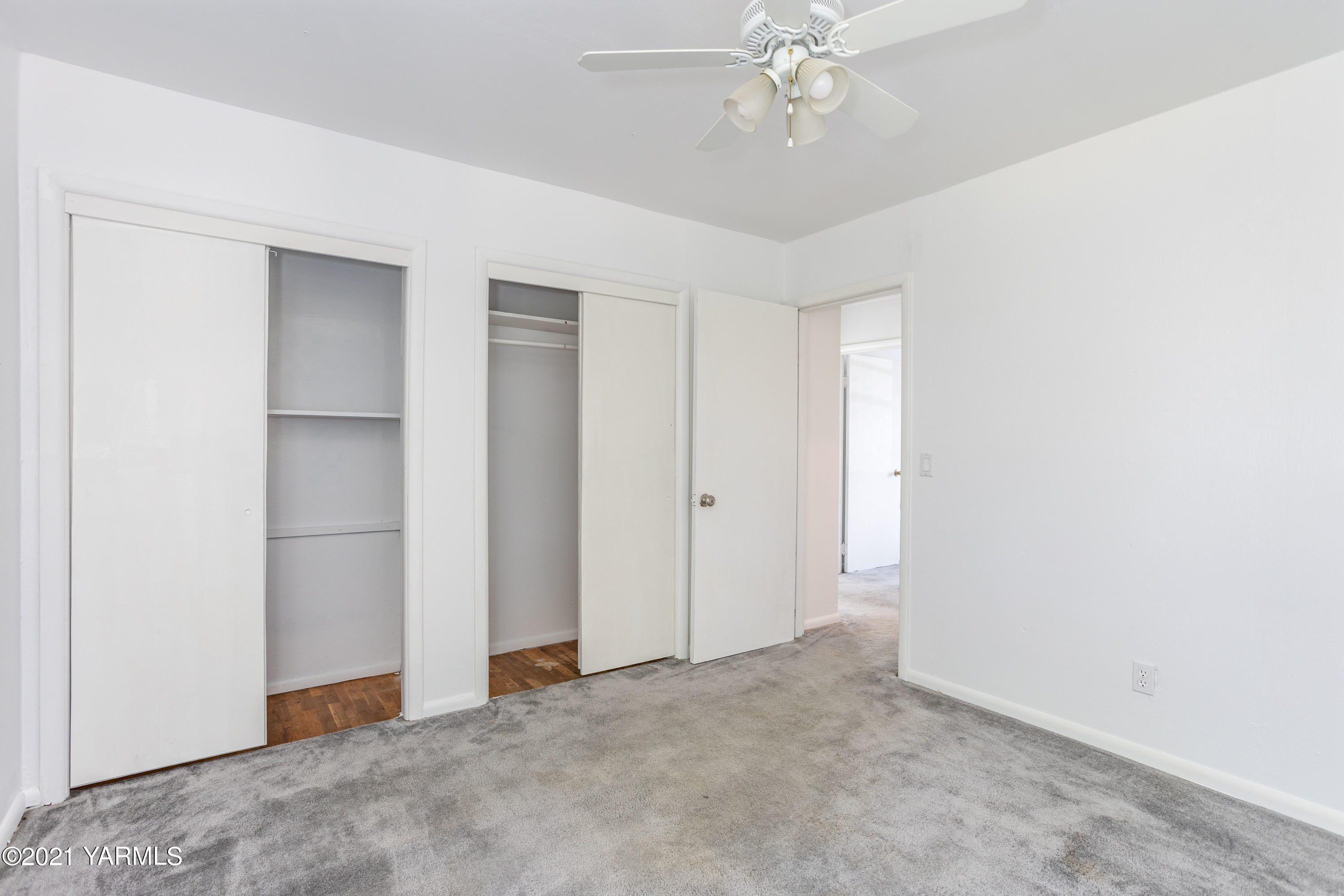 871 Reeves Road Outlook, WA 98938 - Photo 12 of 22 a view of an empty room with a window