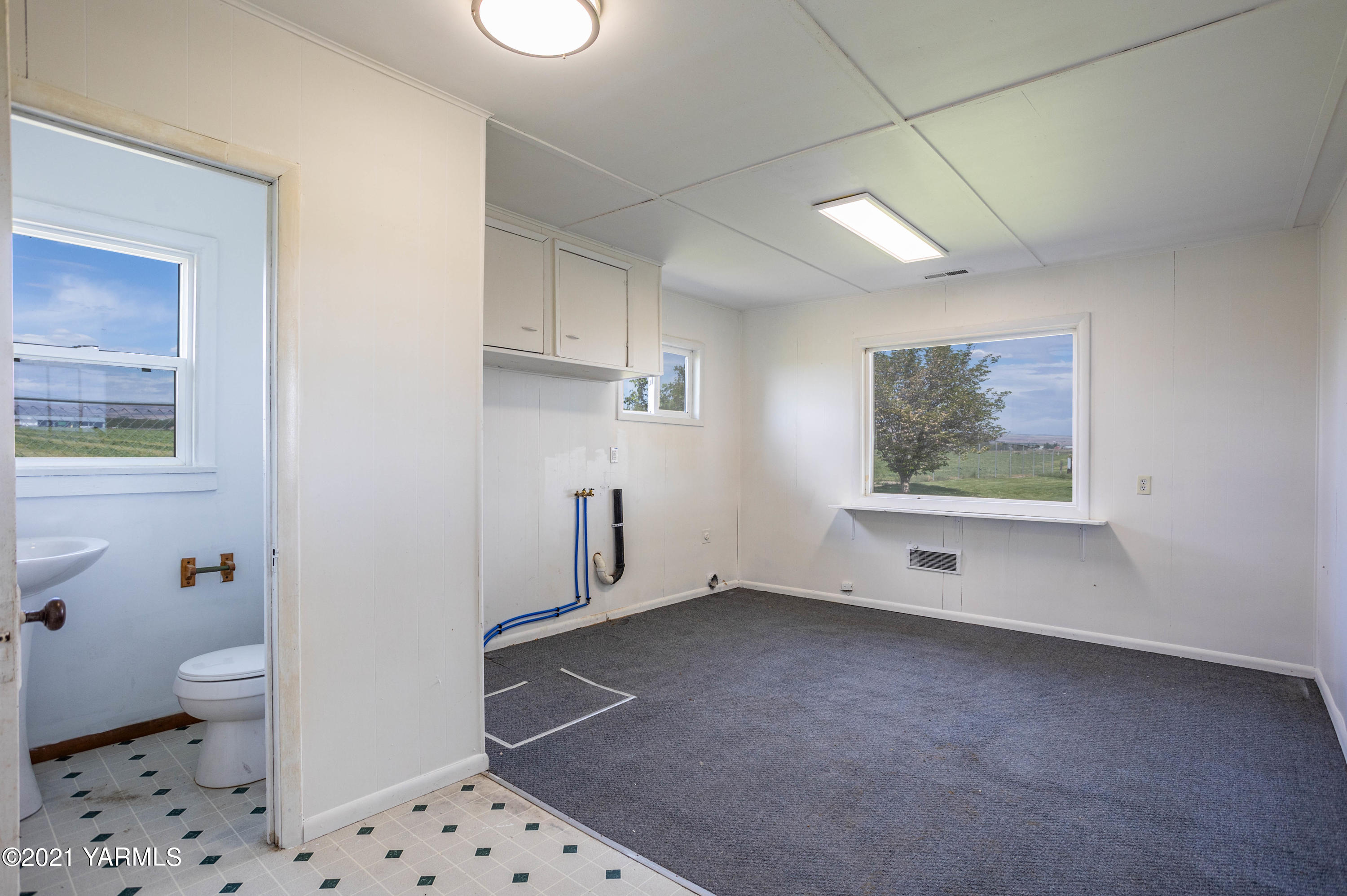 871 Reeves Road Outlook, WA 98938 - Photo 15 of 22 a view of bathroom