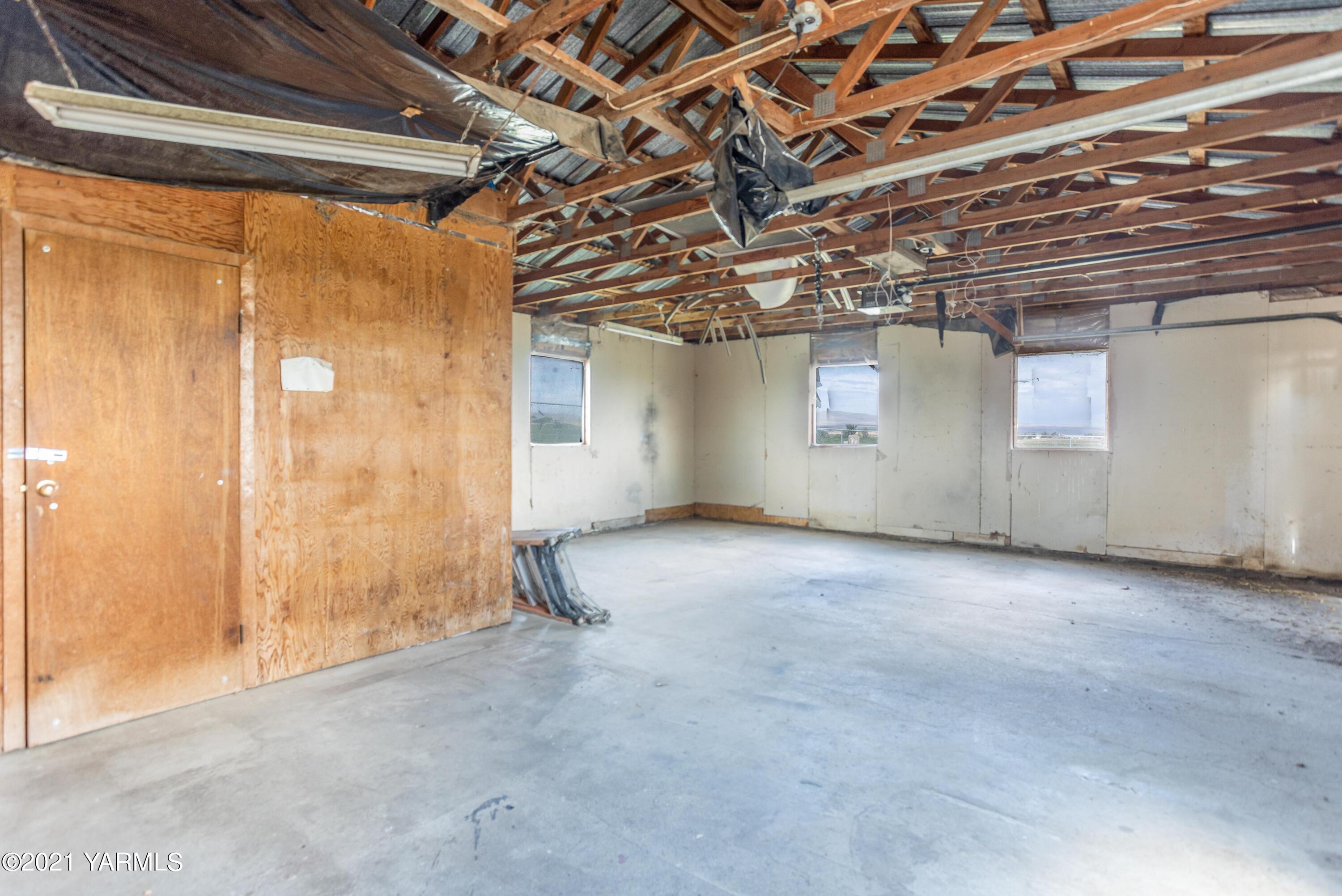871 Reeves Road Outlook, WA 98938 - Photo 17 of 22 a view of empty room