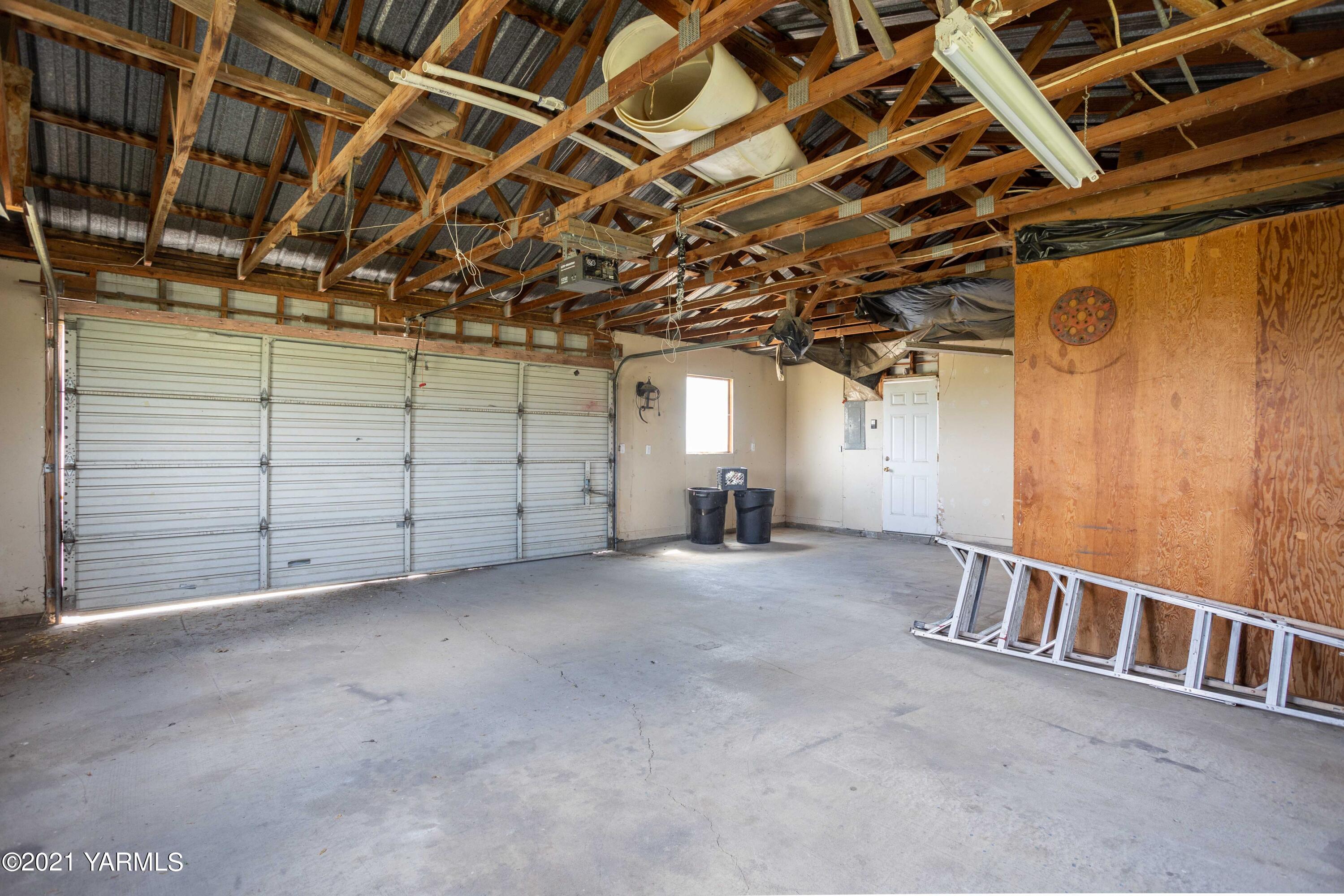 871 Reeves Road Outlook, WA 98938 - Photo 18 of 22 a view of empty room