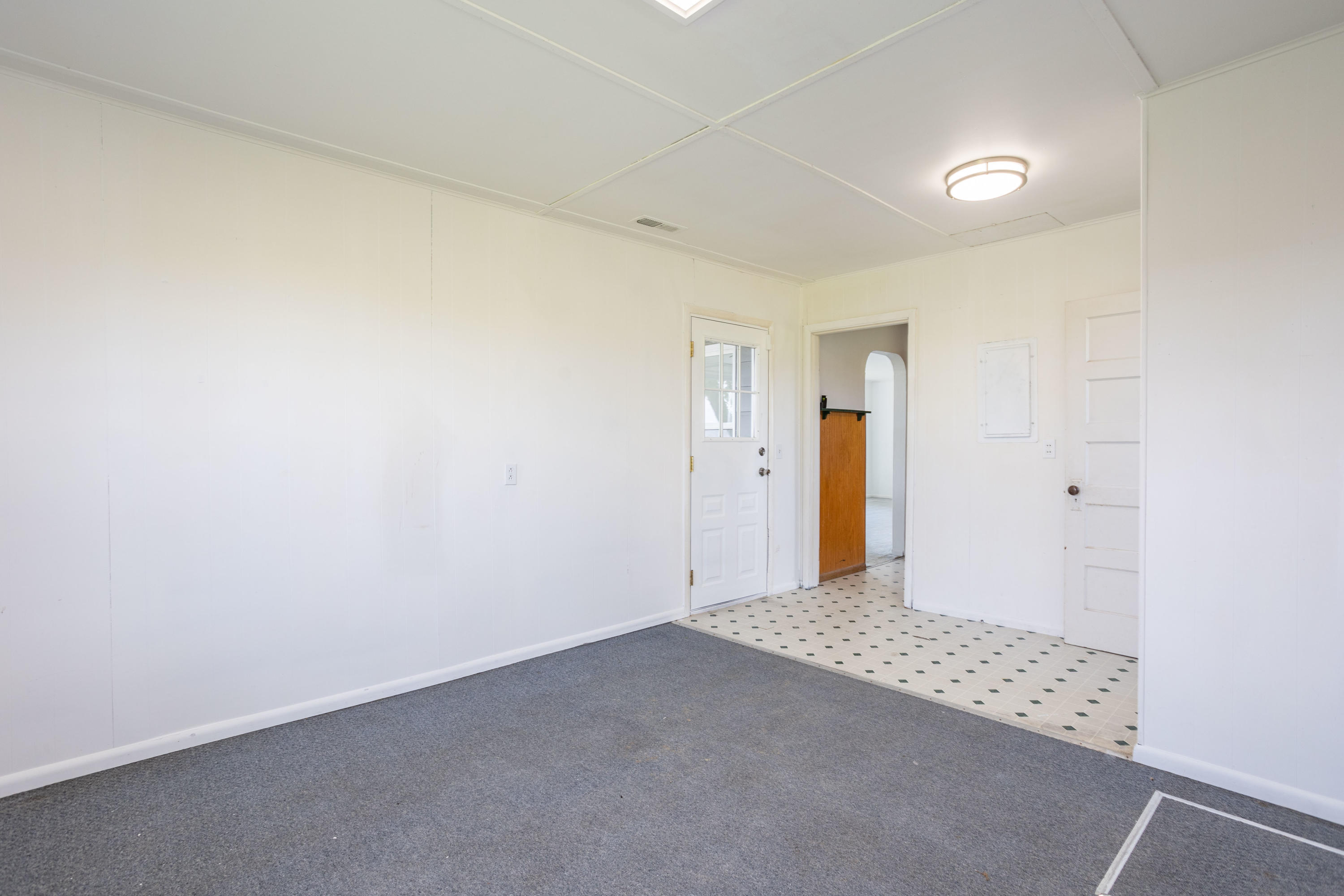871 Reeves Road Outlook, WA 98938 - Photo 6 of 22 a view of hallway with natural light