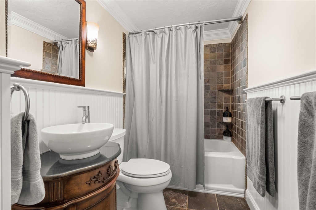 38 Newport Road Hull, MA 02045 - Photo 14 of 24