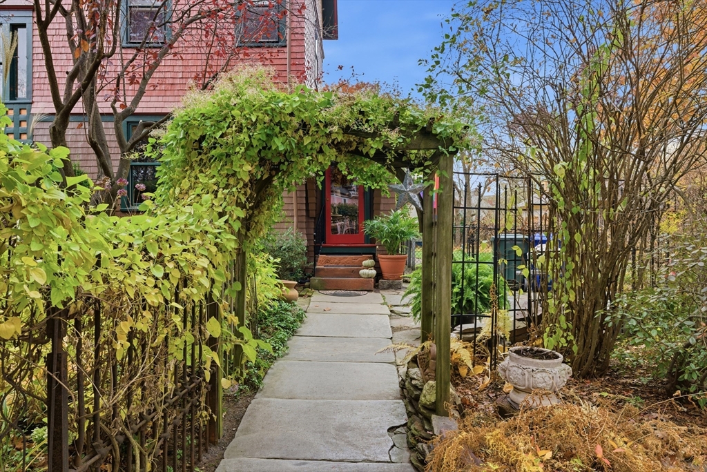 1176 Worthington Street Springfield, MA 01109 - Photo 39 of 42