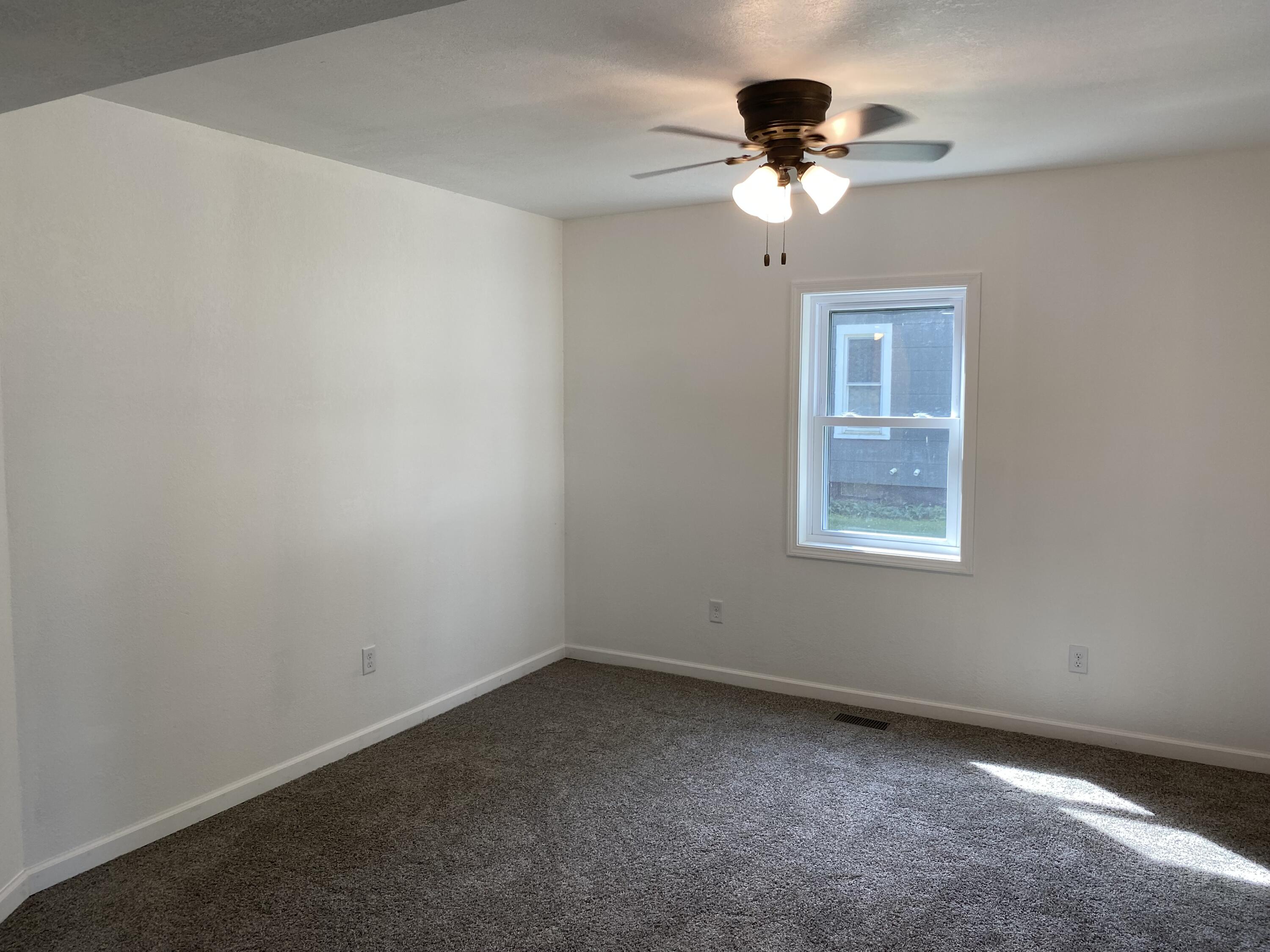 1200 8th Street Three Rivers, MI 49093 - Photo 11 of 20 IMG-2603