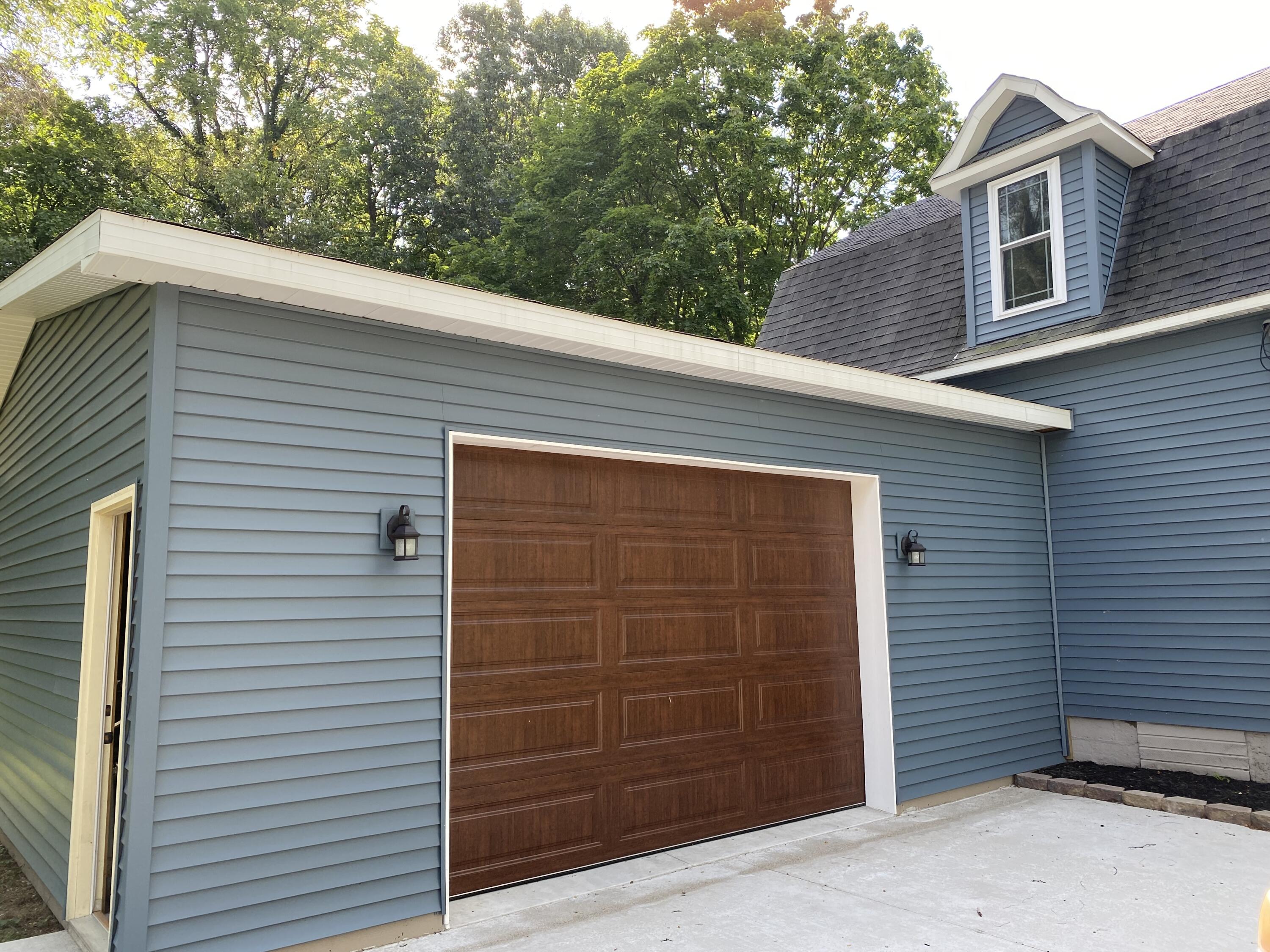 1200 8th Street Three Rivers, MI 49093 - Photo 3 of 20 IMG-2595