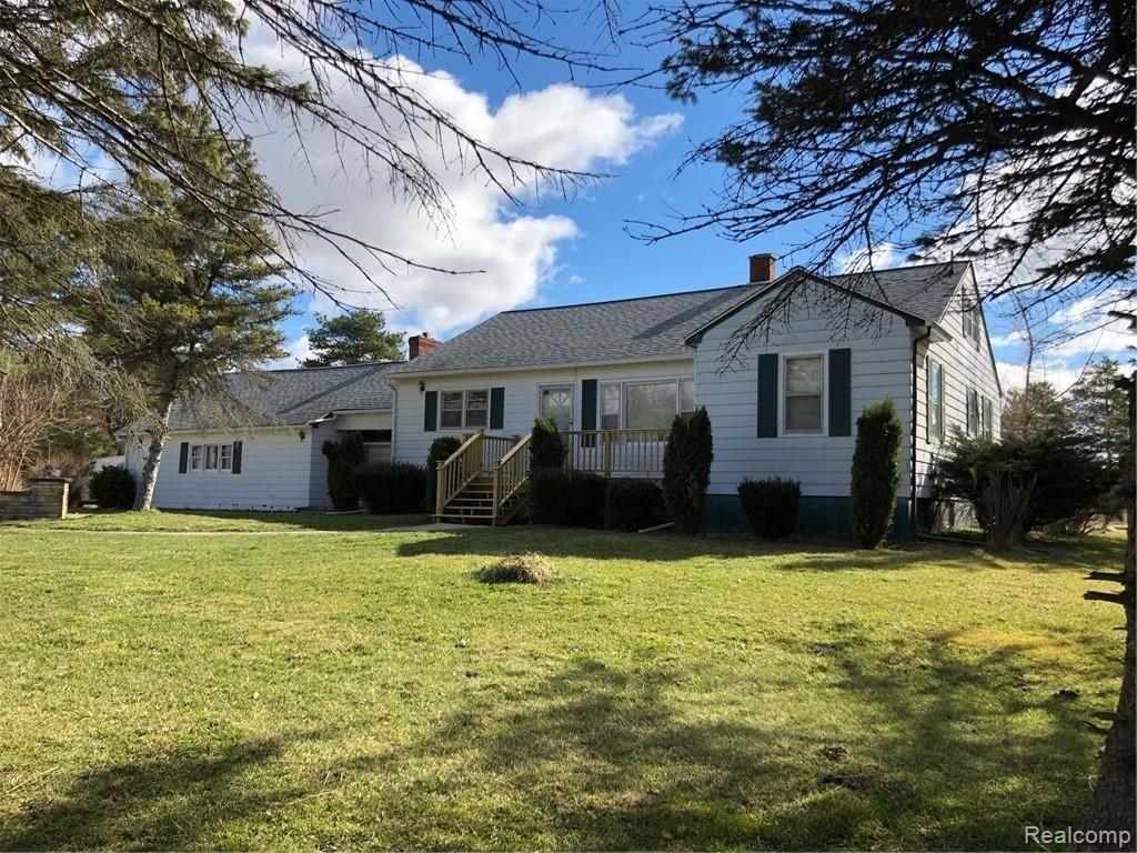 9164 Duffield Road Montrose, MI 48457 - Photo 3 of 32 IMG_5147.jpg