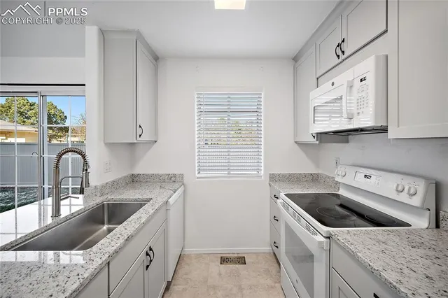 a close view of sink and tap