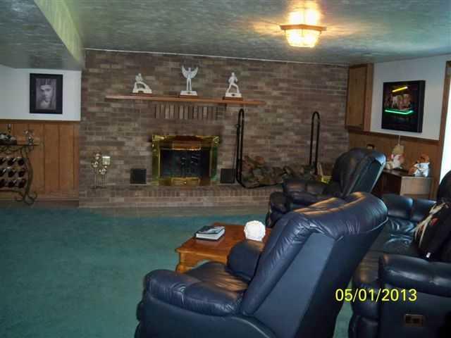 100 Beechnut Road McDonald, PA 15057 - Photo 22 of 25 Den/Family/Great Room.