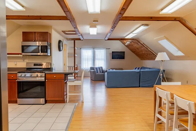 $650,000 | 15 School Street, Freeport, ME 04032