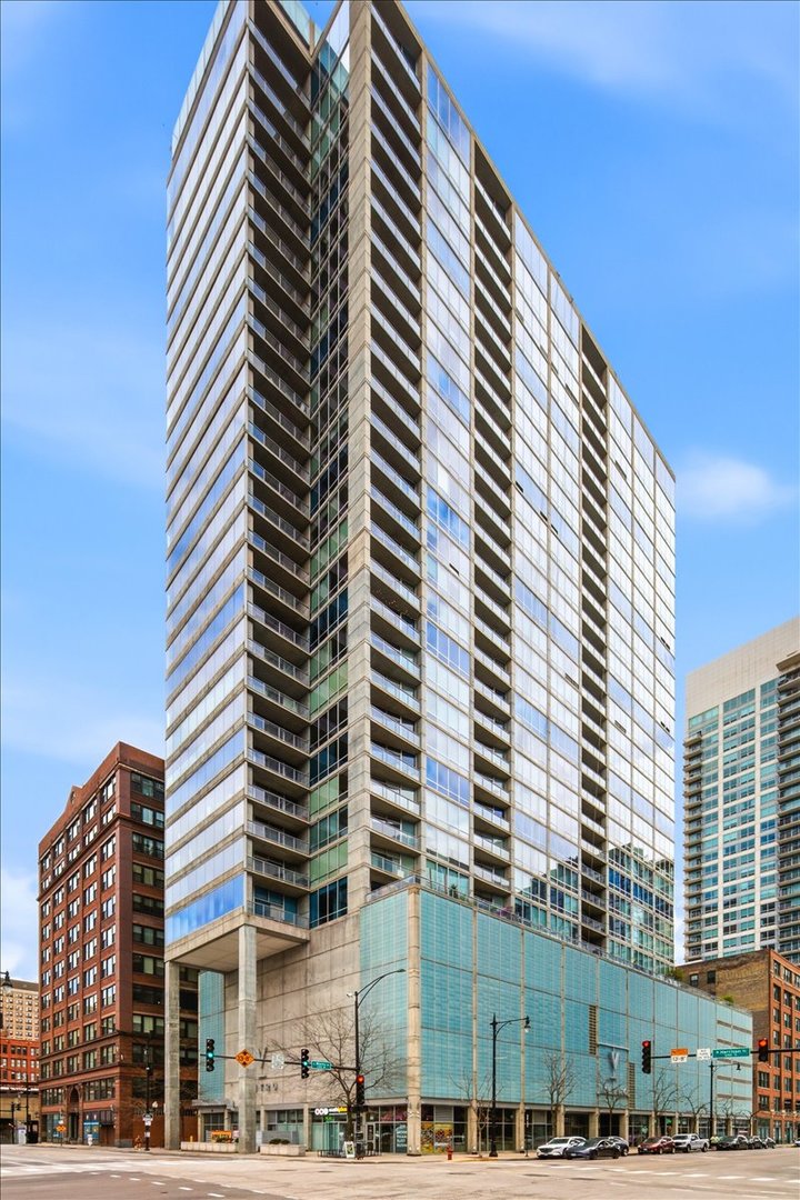 611 South Wells Street, Unit 1110 Chicago, IL 60607 - Photo 2 of 25