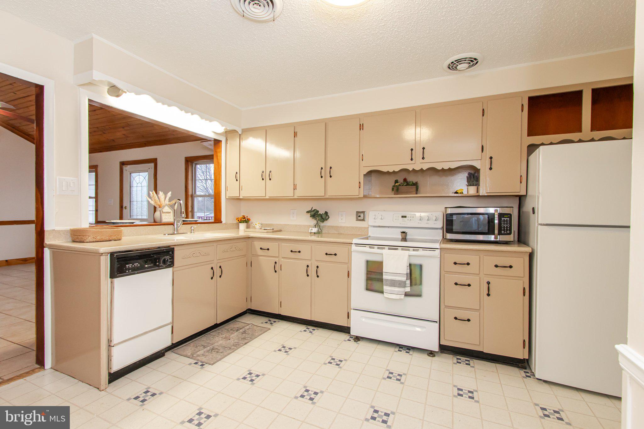 1183 Shepherdstown Road Martinsburg, WV 25404 - Photo 19 of 46