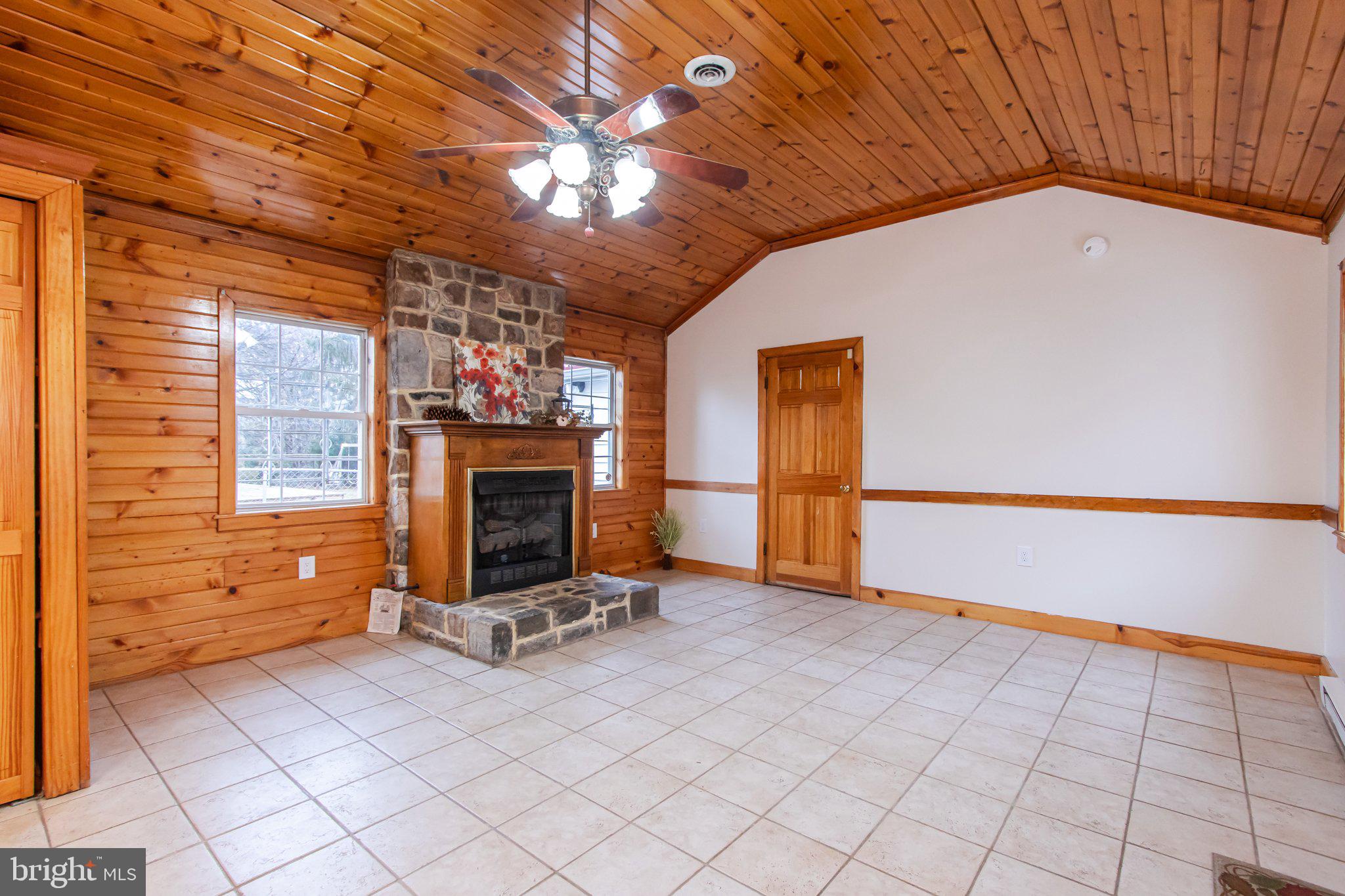 1183 Shepherdstown Road Martinsburg, WV 25404 - Photo 29 of 46 Family Room