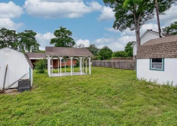 $2,000 | 27 Marie Drive, Gretna, LA 70053