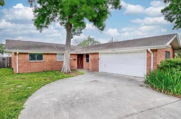 $2,000 | 27 Marie Drive, Gretna, LA 70053