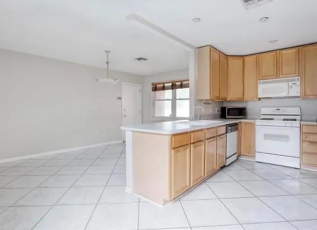 $2,000 | 27 Marie Drive, Gretna, LA 70053