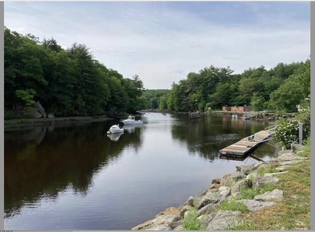 2 Elm Street, Unit 4 Newmarket, NH 03857 - Photo 3 of 11