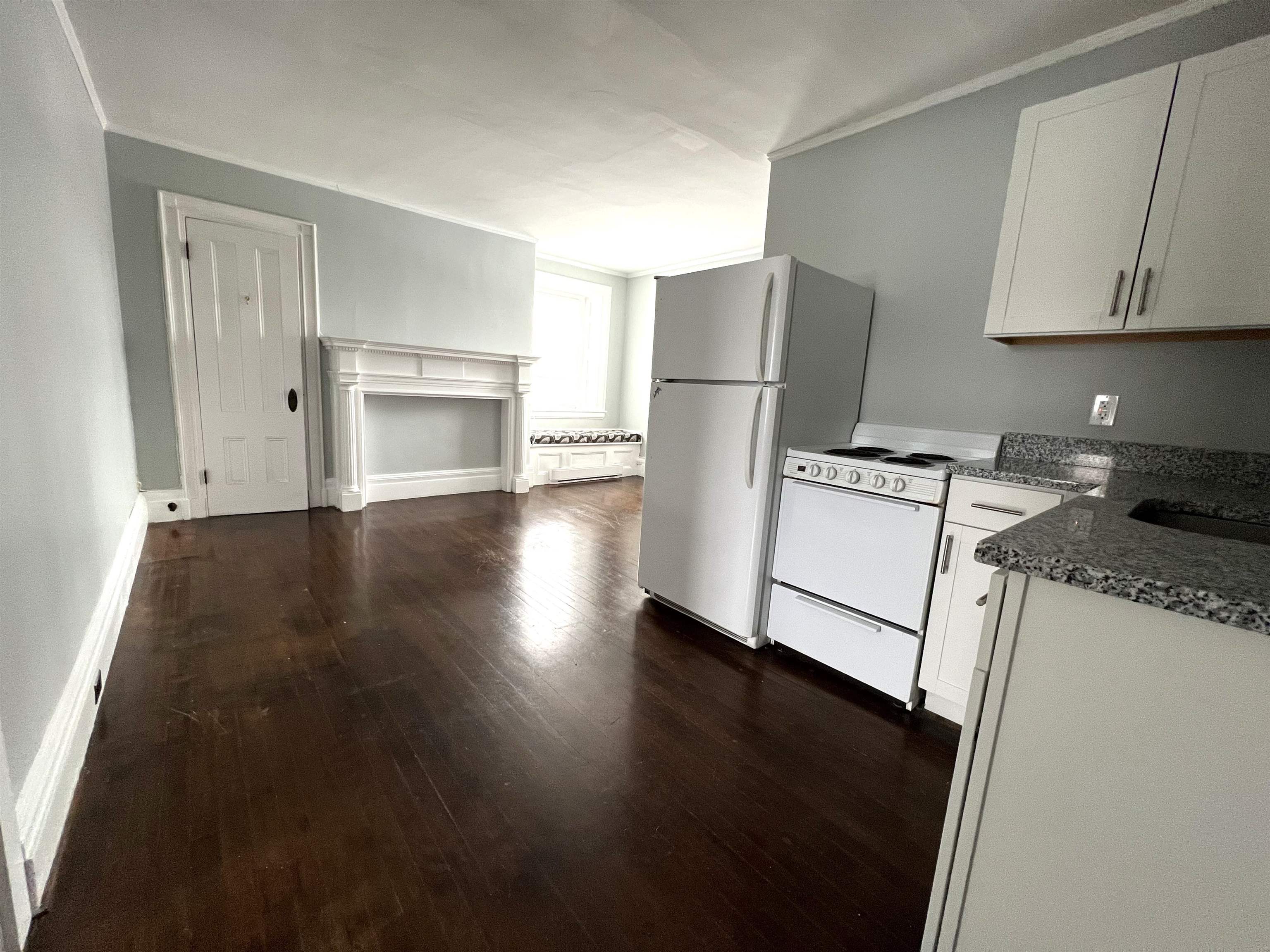 2 Elm Street, Unit 4 Newmarket, NH 03857 - Photo 4 of 11