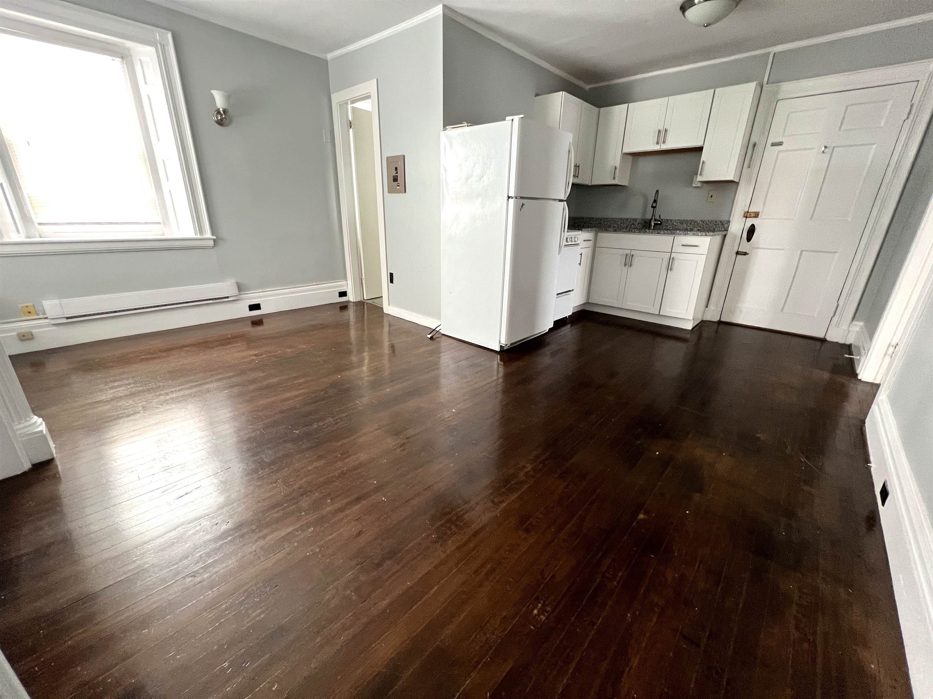 2 Elm Street, Unit 4 Newmarket, NH 03857 - Photo 5 of 11