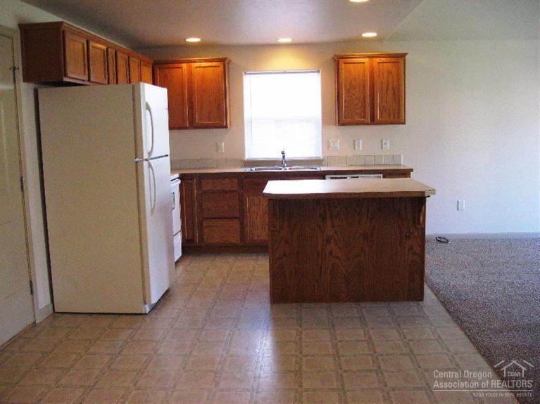 2821 Southwest Peridot Avenue Redmond, OR 97756 - Photo 4 of 17 Additional Photo