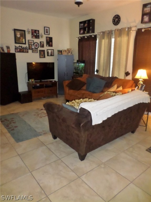 9208 Shaddock Road East Fort Myers, FL 33967 - Photo 3 of 19 Gallery Image 3
