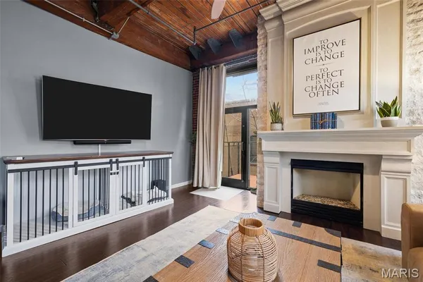 $364,000 | 703 North 13th Street, Unit 307, St. Louis, MO 63103